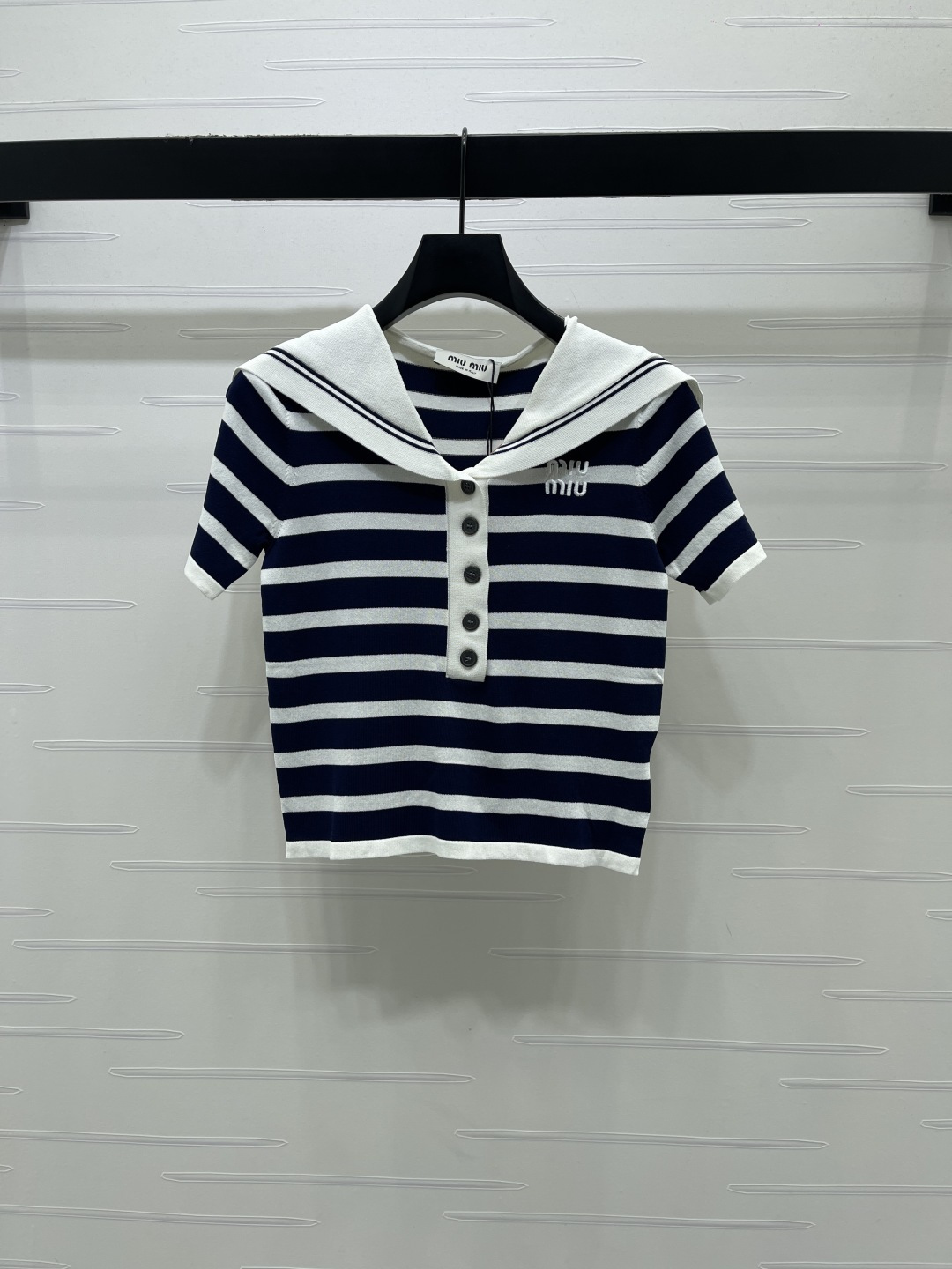 Women's short sleeves